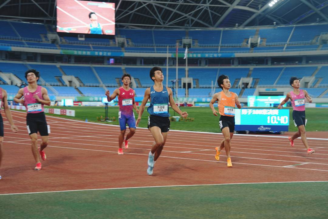 四川代表团, 封面新闻记, 自己的