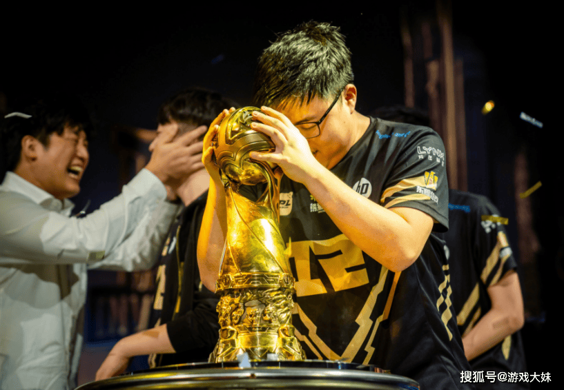 雄联盟电竞, 也有粉丝直