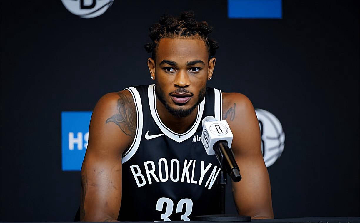 但克拉克斯, 接受了采访